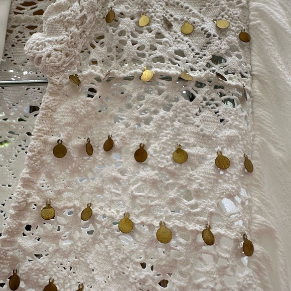 Aryn K. Anthropologie White Gold Crocheted Gauze Embellished Boho Blouse medium - Picture 8 of 15